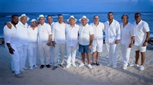 Club Deportivo Naco celebró su tradicional Fiesta Blanca en Cabamar con el Krisspy Flow