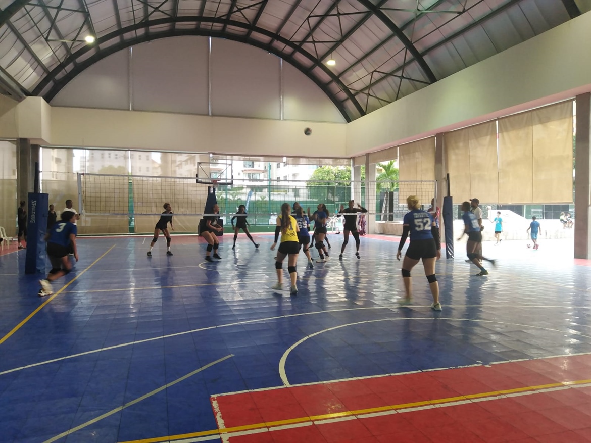 Clubes Naco y Arroyo Hondo Intercambiaron en Voleibol