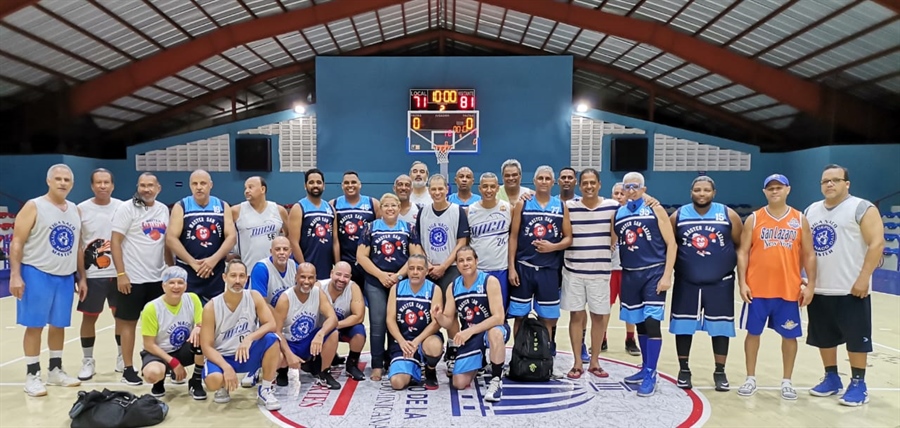 Naco y San Lázaro Máster Compartieron en Baloncesto