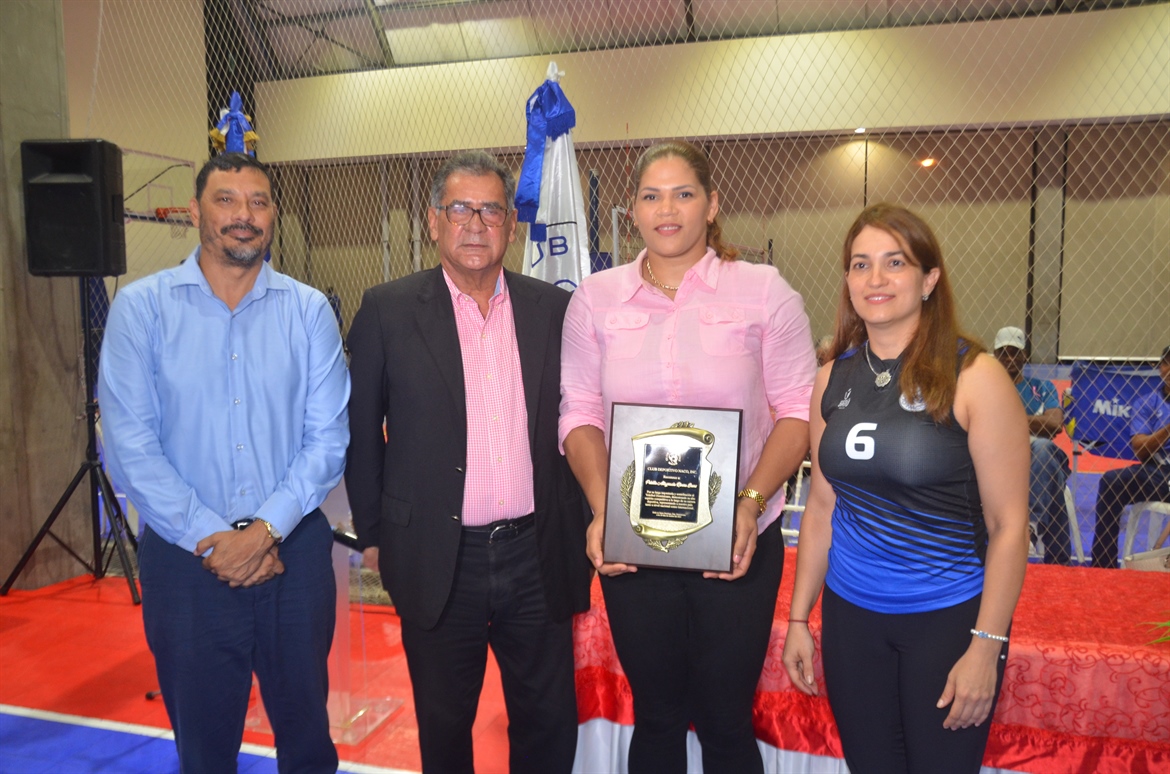 Inaugurado el Torneo Invitacional de Voleibol Máster Naco 2021
