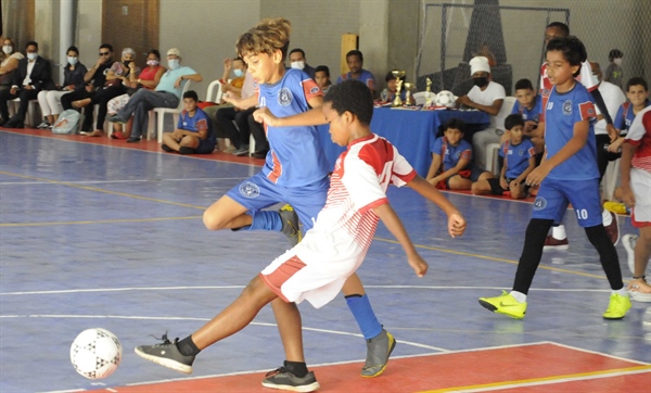 Club Naco y Academia Blitz Empataron a 4 Goles