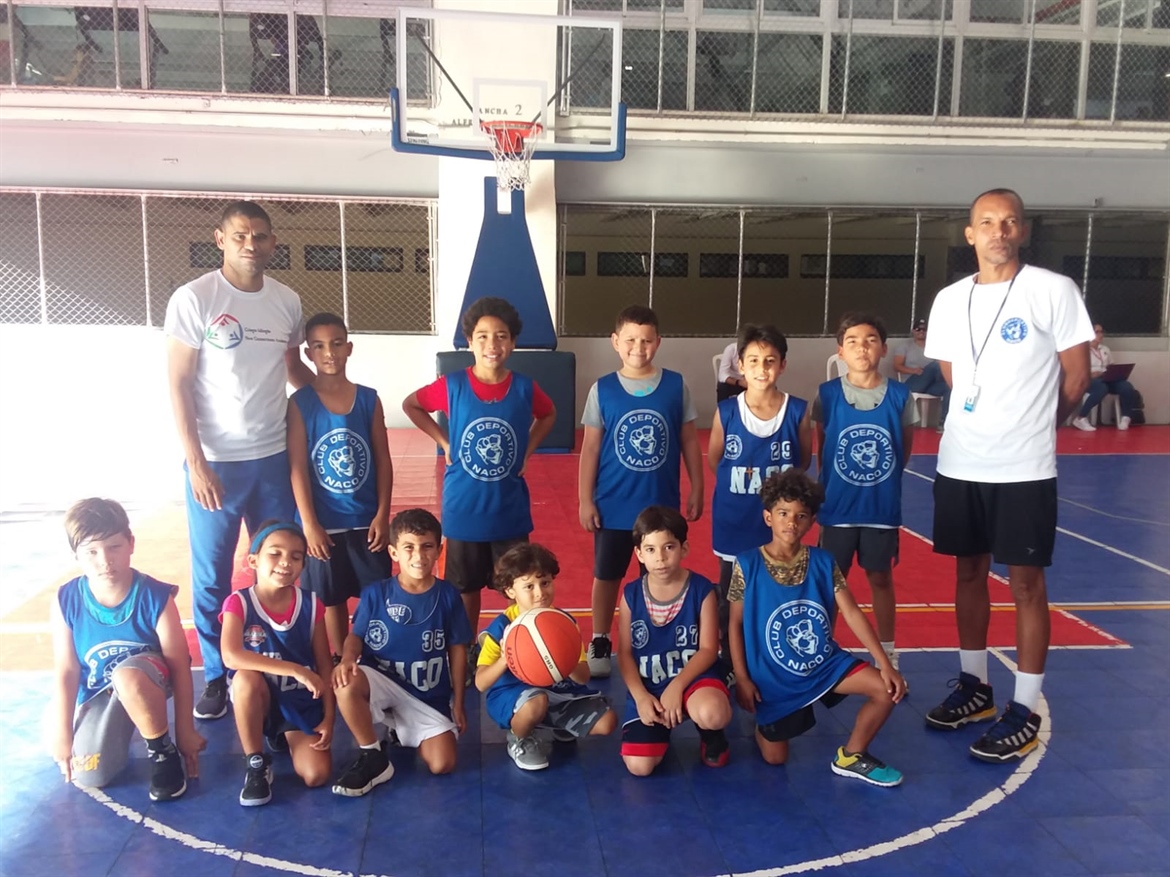 Comenzó el Convivio Navideño de Baloncesto Naco 2021