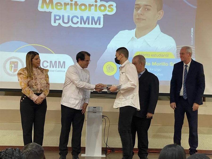 Naqueño Hiram Morillo Electo Atleta del Año 2021 de la PUCMM