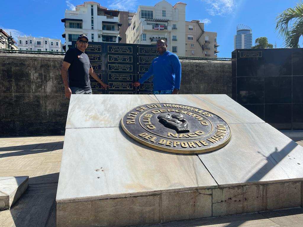 Eduardo Gómez y Justin Zormelo Disfrutando Nuestro Club Naco