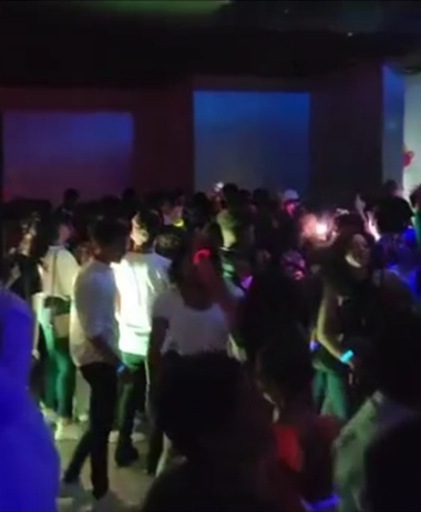 Voleibol Juvenil Realizó "Neon Party" a Casa Llena