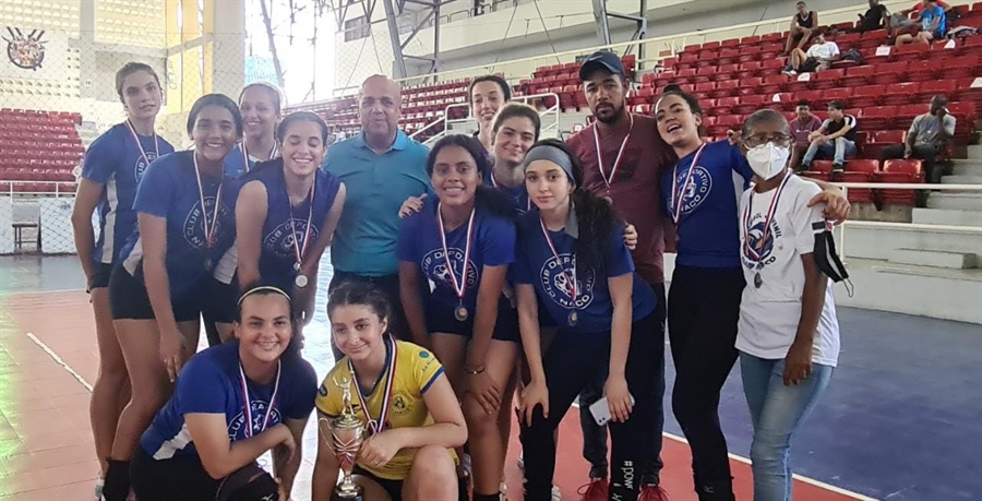 EQUIPO VOLEYBALL JUVENIL U17 EN GRAN ACTUACION