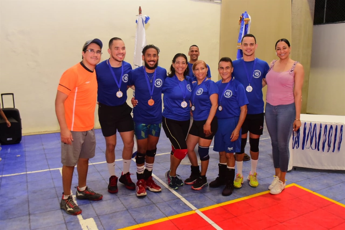 Equipo A Campeón del Torneo de Verano de Voleibol Armonia Naco