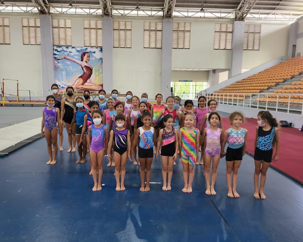 Gimnastas se entrenan con miras al Yamilet Classic 2022