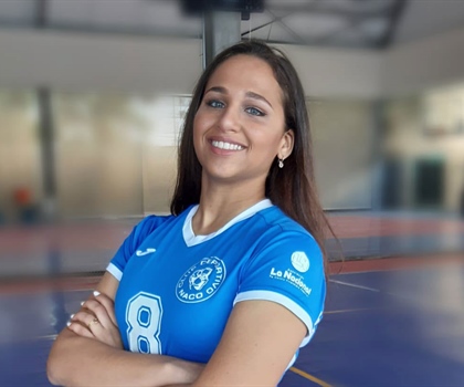 Alejandra Metz Voleibolista Naqueña Becada en Estados Unidos