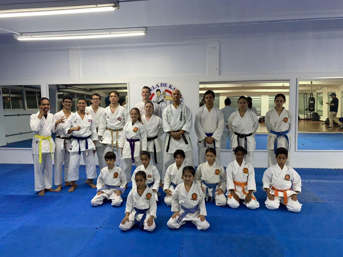 Karate Naqueño recibe sus homólogos del Dojo Presinal