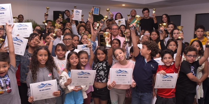 Club Deportivo Naco premia nadadores más sobresalientes año 2022