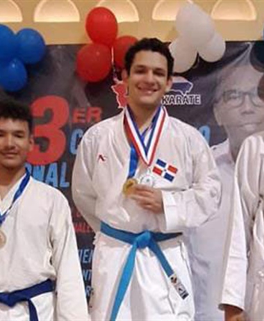 Atleta Fernando Hernández se corona campeón nacional en Kumite