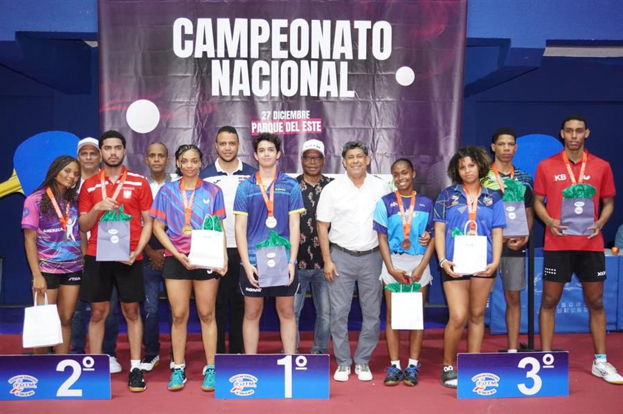 Atleta Rafa Cabrera gana el Campeonato Nacional superior de Tenis de Mesa