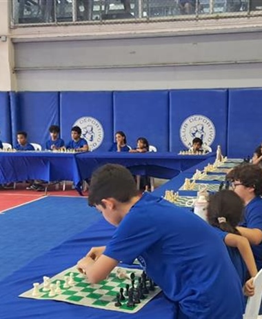 Simultánea de Ajedrez en el Club Naco