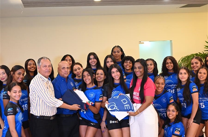 Equipos voleibol Club Naco van a torneo en Medellín