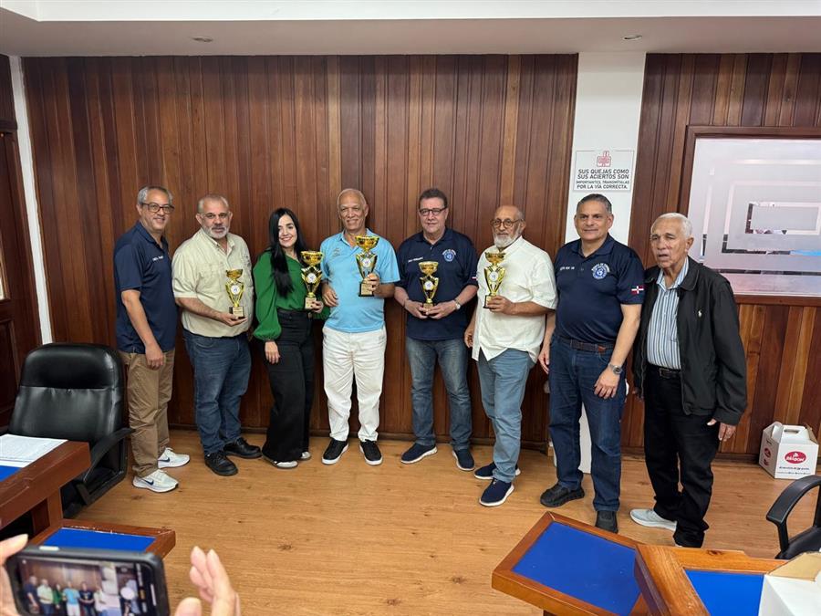 Celebran con éxito torneo  de dominó Copa 67 Aniversario !!