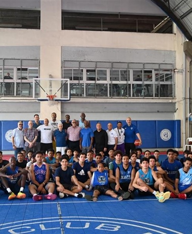 Inmortal Tito Horford lleva clínica basket al Club Naco