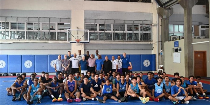 Inmortal Tito Horford lleva clínica basket al Club Naco