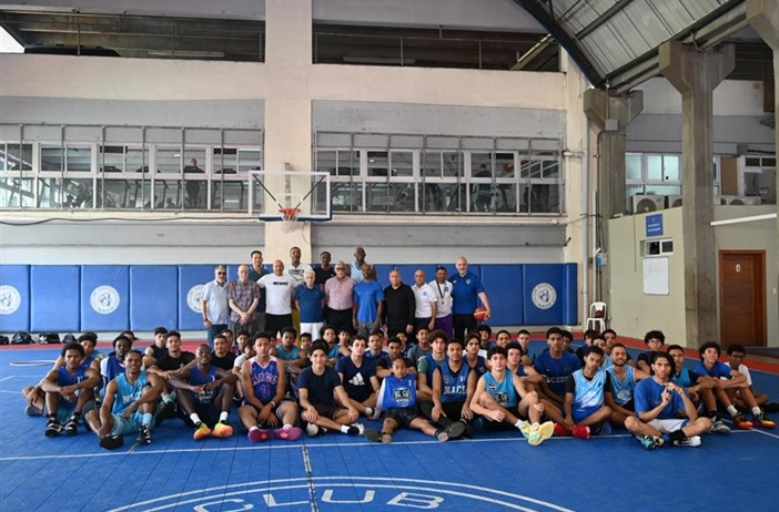 Inmortal Tito Horford lleva clínica basket al Club Naco