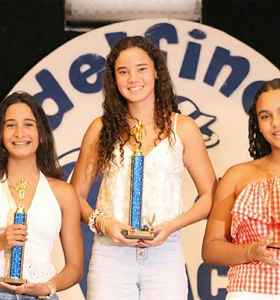 Delfines del Naco reconocen atletas más destacados