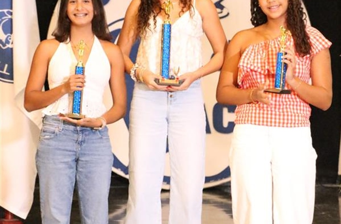 Delfines del Naco reconocen atletas más destacados