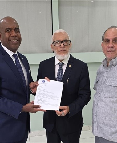 Club Deportivo Naco entrega informe financiero al Consejo Electoral