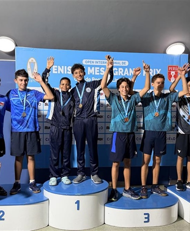 Superba actuación jugadores de tenis de mesa Club Naco