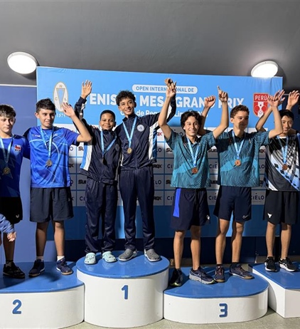 Superba actuación jugadores de tenis de mesa Club Naco