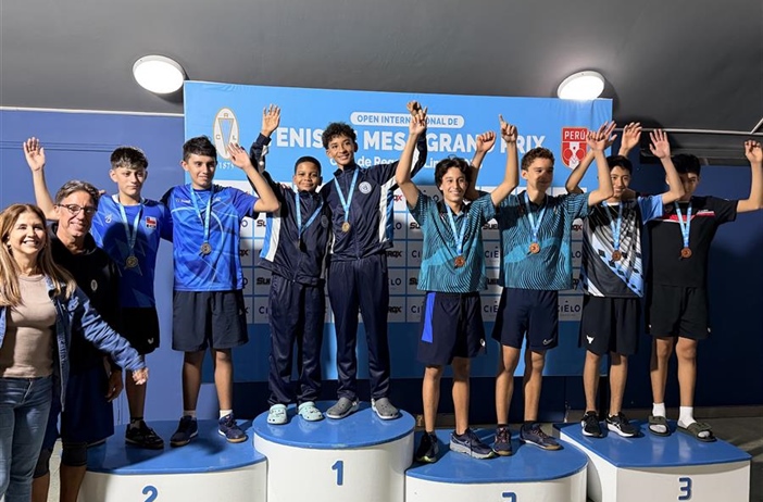 Superba actuación jugadores de tenis de mesa Club Naco
