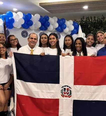 Club Naco despide equipo va a justa voleibol en Colombia