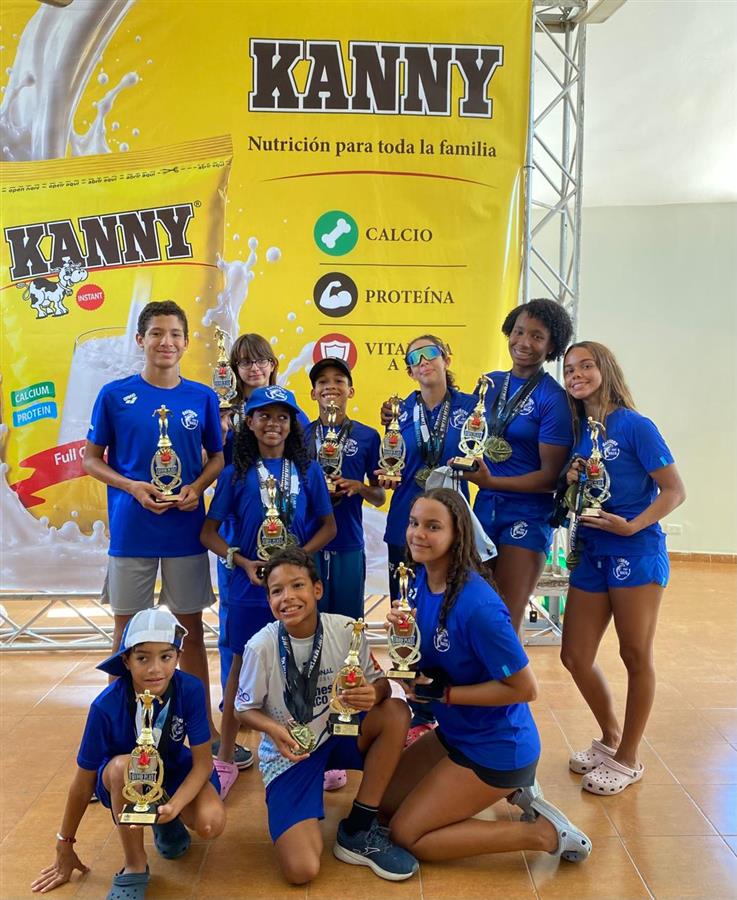 Los Delfines del Naco conquistan el XXXVIII Invitacional de Natación de Las Pirañas de Amaprosan