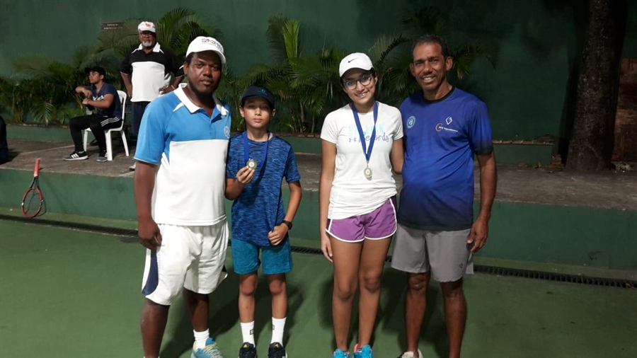 Aparecieron los Primeros Campeones del Intramuros Infantil de Tenis