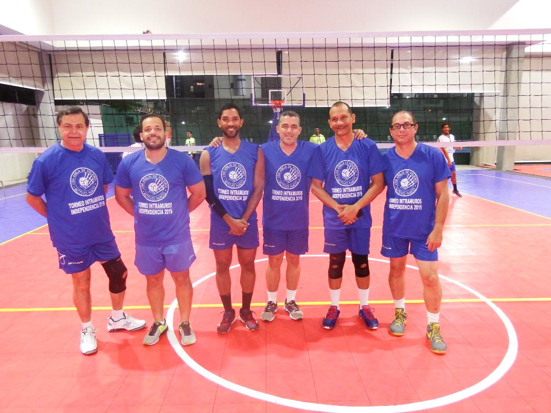 Equipo Guloyas Arrancaron Fuerte en Intramuros de Voleibol
