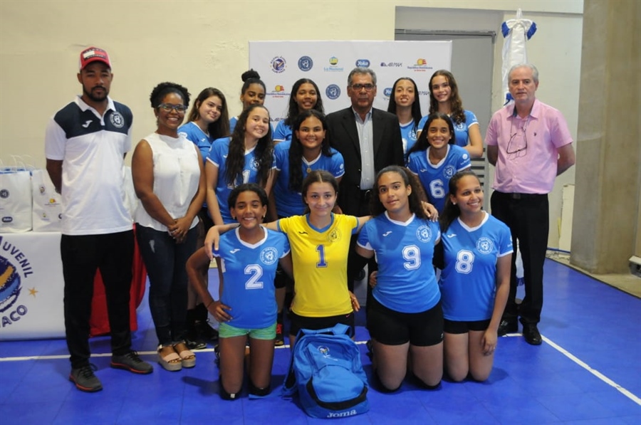 Club Naco despidió equipo voleibol Competirá en la Florida