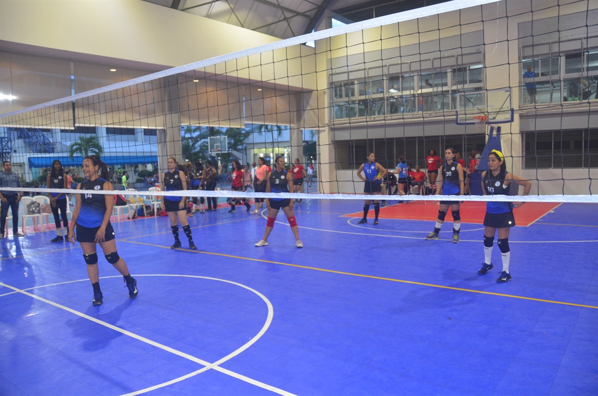 Continúa VIII Torneo Invitacional de Voleibol Amateur en Naco