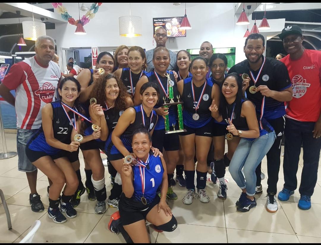 Voleibol del Club Naco Ganó Torneo Verano Claro