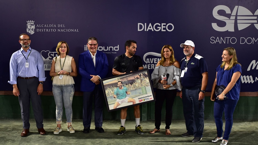 Víctor Estrella Oficializó su Retiro del Tenis