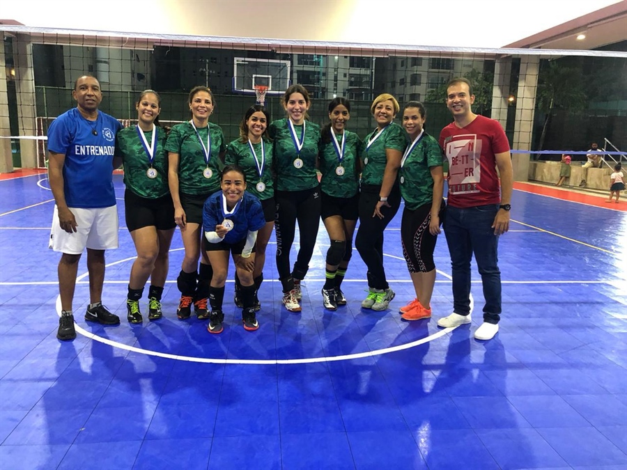 Las "Guerreras" Ganaron Intramuros de Voleibol Máster