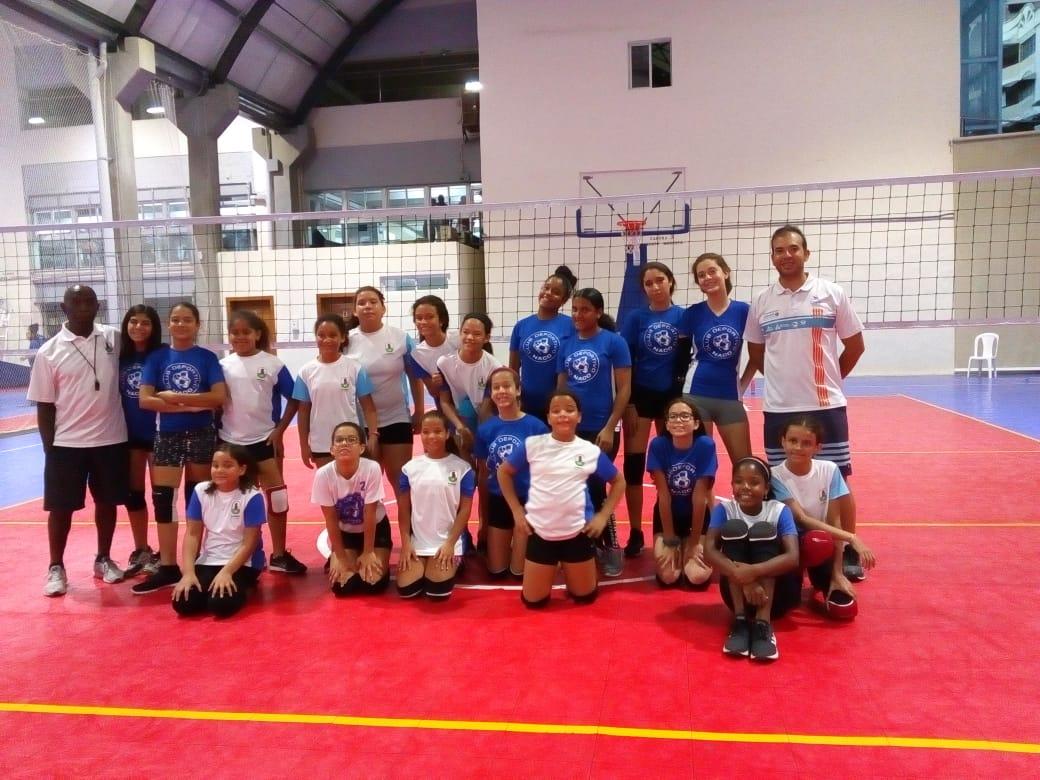 Mini Voleibol Naqueño Dominó al Colegio Babeque