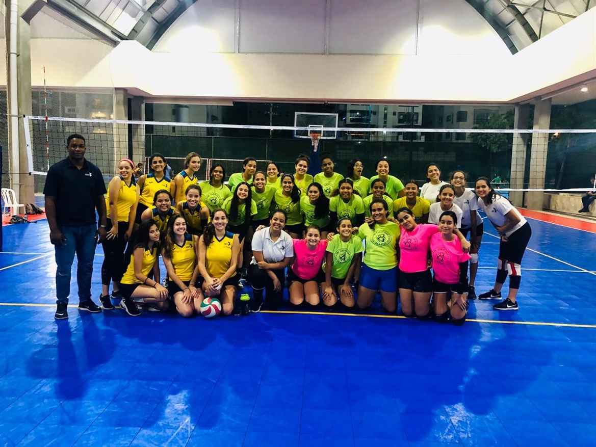 Bonito Intercambio Entre Babeque y Club Naco en Voleibol Juvenil