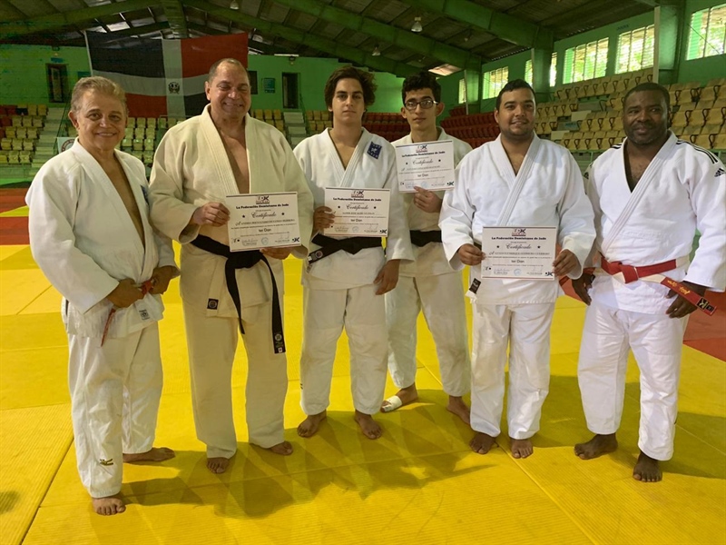 Judocas Naqueños son Promovidos a Cinturón Negro Primer Dan