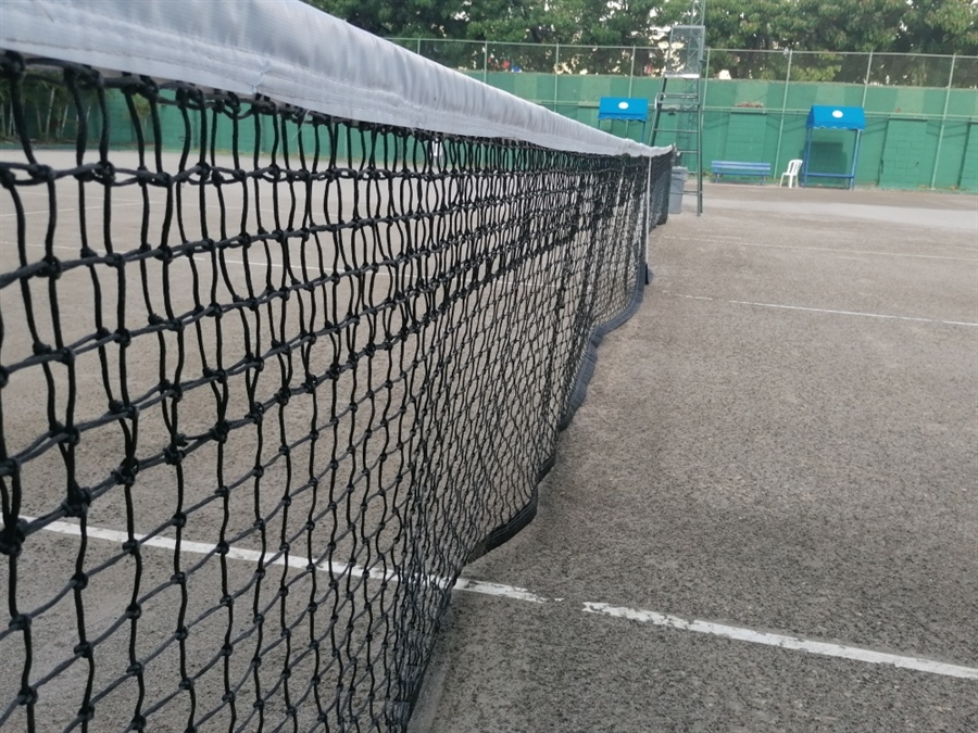Se Mejoran las Mallas del Tenis en Club Naco