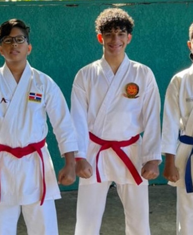 Karatecas Naqueños Lograron 4 Oros y 4 Bronces en Invitacional